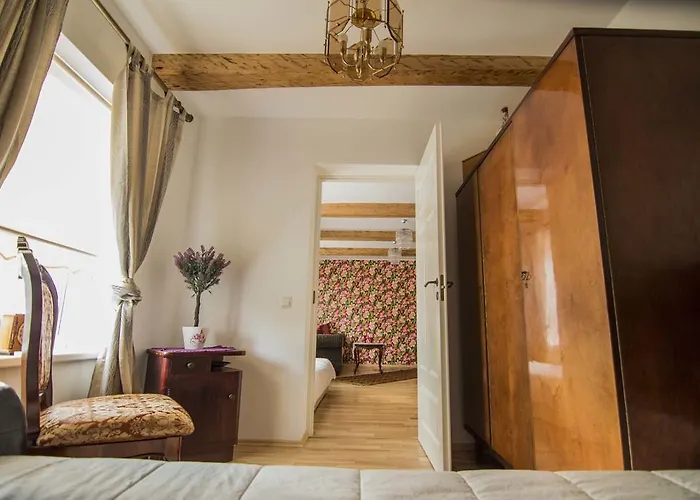 別荘 Theodori House *